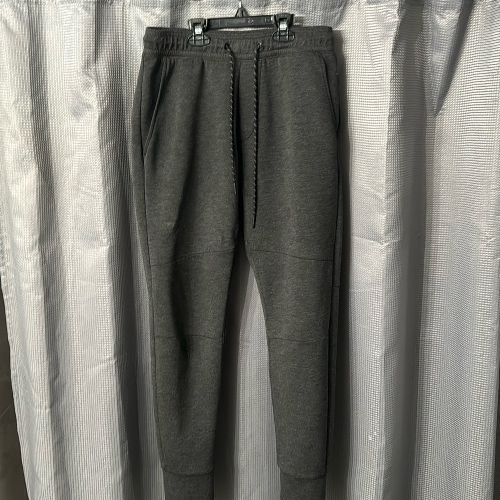 American eagle men’s gray joggers, size small